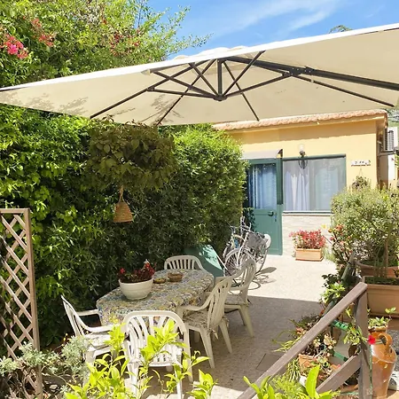 Il Giardino di Laura Private Rooms Mondello-3